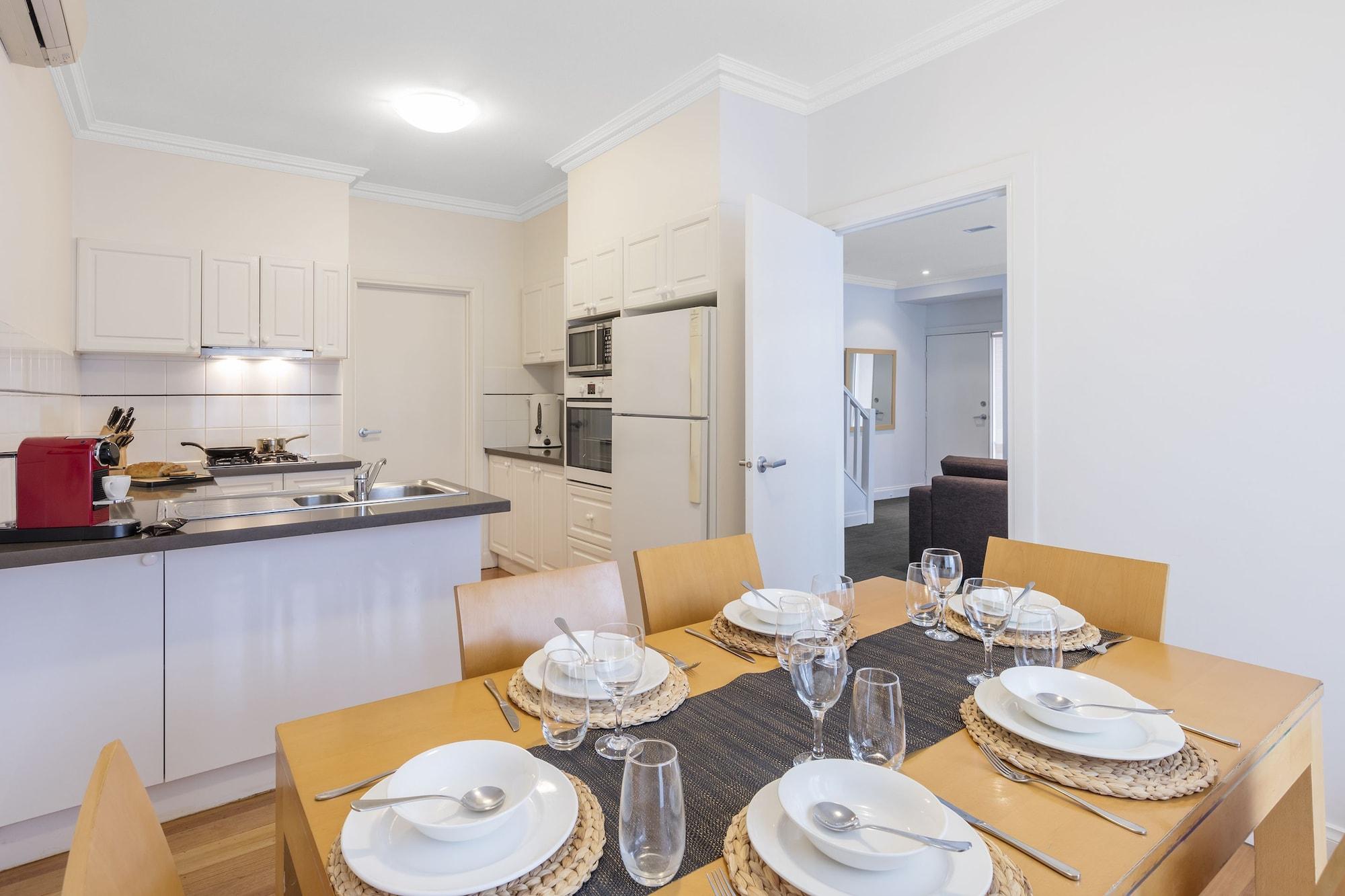 Kimberley Gardens Hotel, Serviced Apartments And Serviced Villas Мельбурн Экстерьер фото