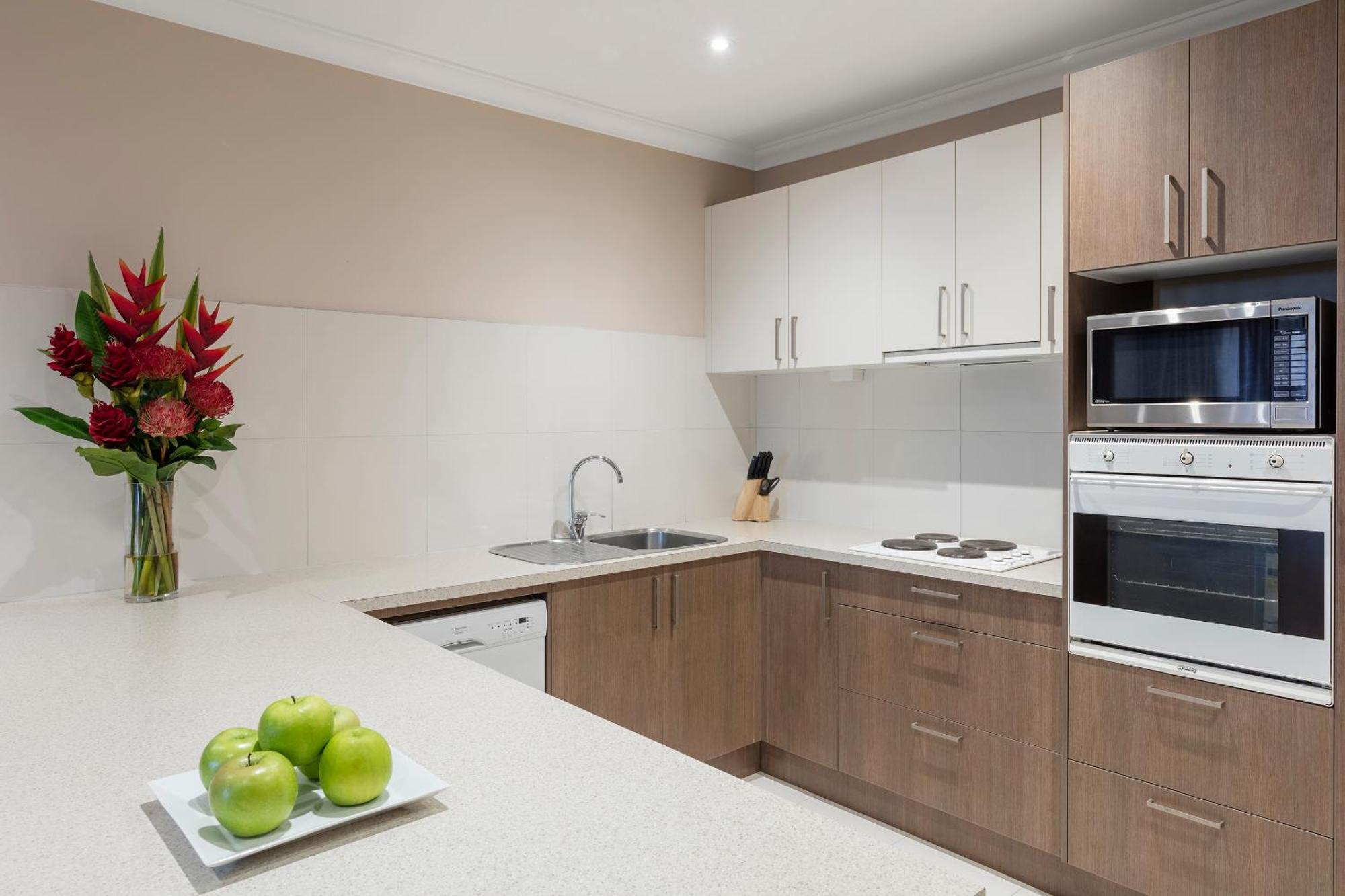 Kimberley Gardens Hotel, Serviced Apartments And Serviced Villas Мельбурн Экстерьер фото