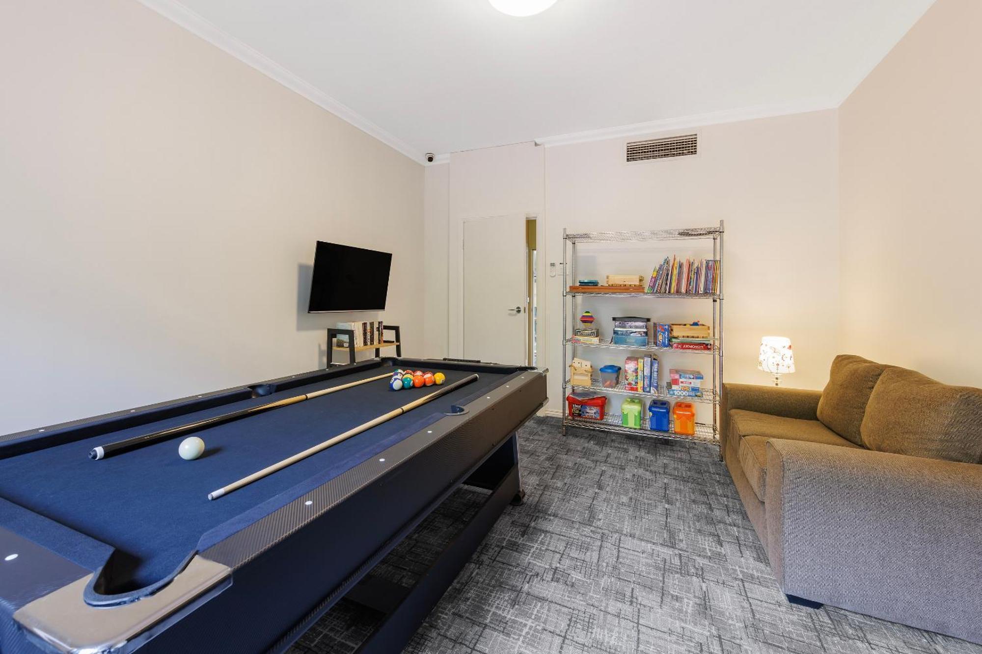 Kimberley Gardens Hotel, Serviced Apartments And Serviced Villas Мельбурн Экстерьер фото