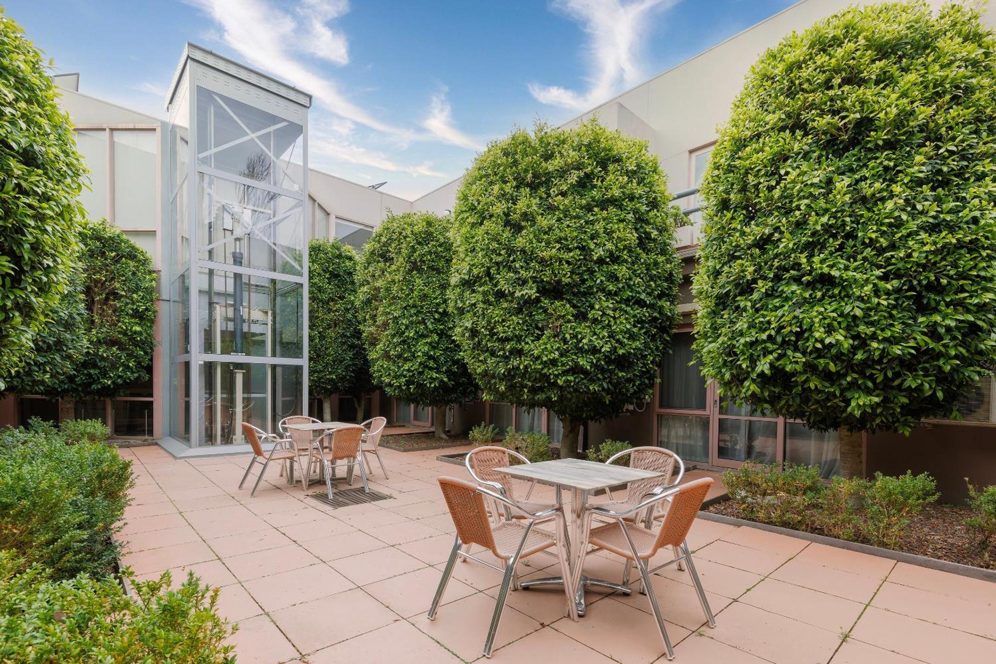 Kimberley Gardens Hotel, Serviced Apartments And Serviced Villas Мельбурн Экстерьер фото
