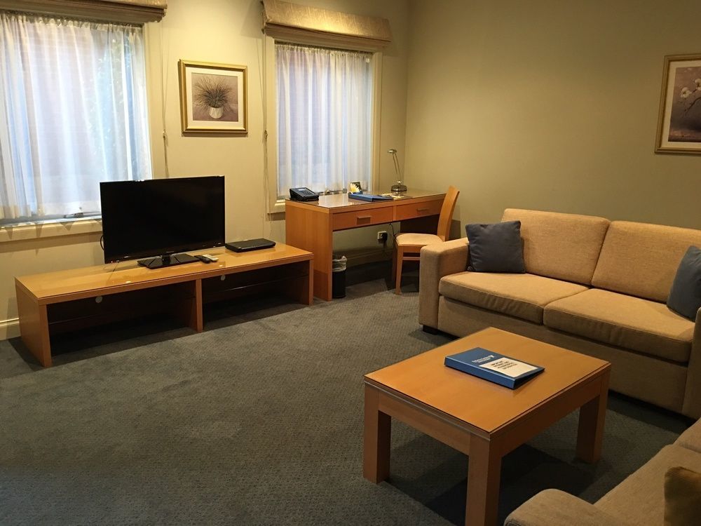 Kimberley Gardens Hotel, Serviced Apartments And Serviced Villas Мельбурн Экстерьер фото